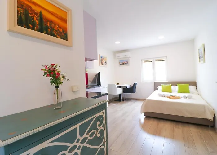 Apartment Dida Boza House